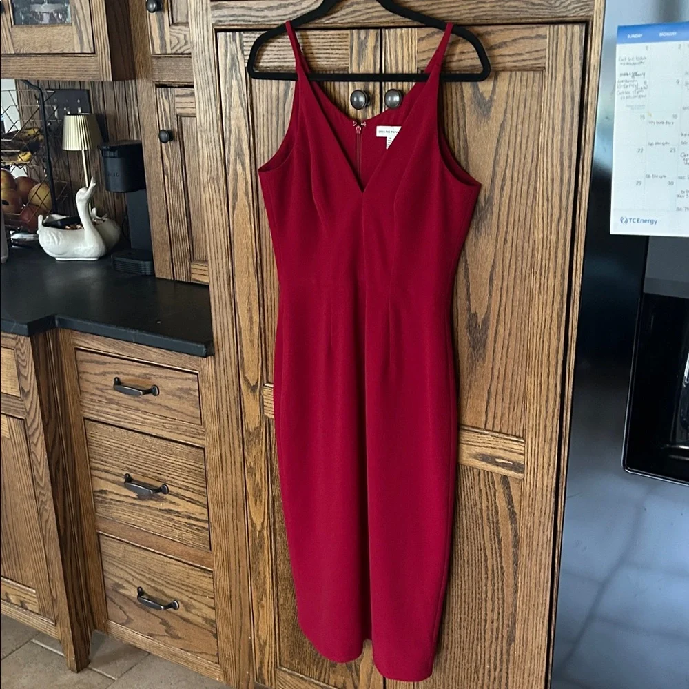 DRESS THE POPULATION Lyla Crepe Cocktail Midi Dress in Red - Picture 3 of 7